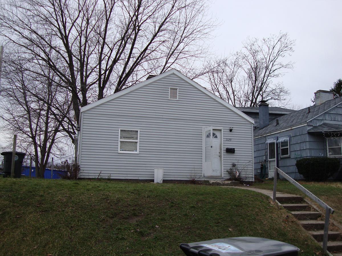 1123 Meade
